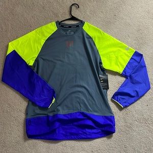 Nike. Medium. Long sleeve running shirt. DriFit.